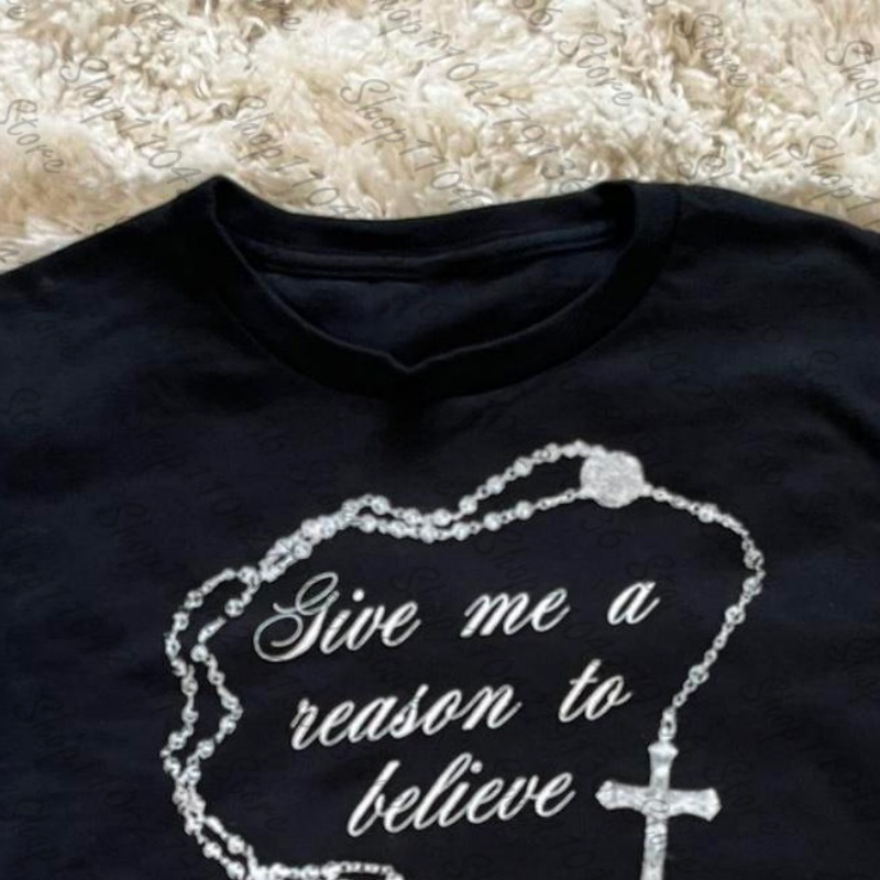 2000s Woman Clothing Y2K Cloth - Y2K Graphic Baby Tee Crop recension och pris